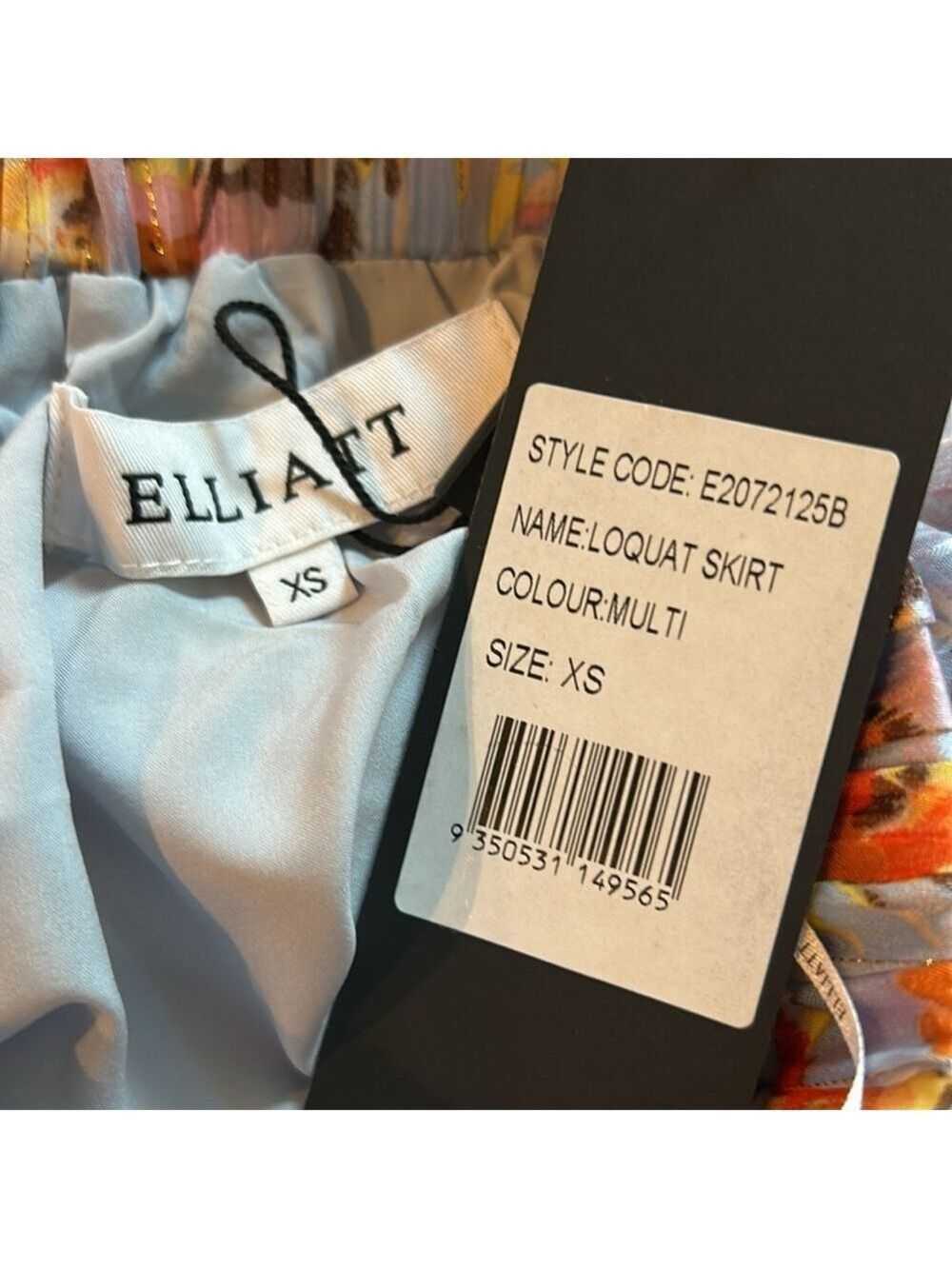 Elliatt Laquat Skirt in Multi Floral NWT Size XS - Picture 7 of 10